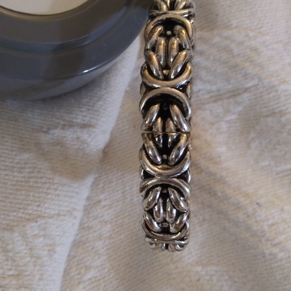 Bracelets - Picture 2 of 3